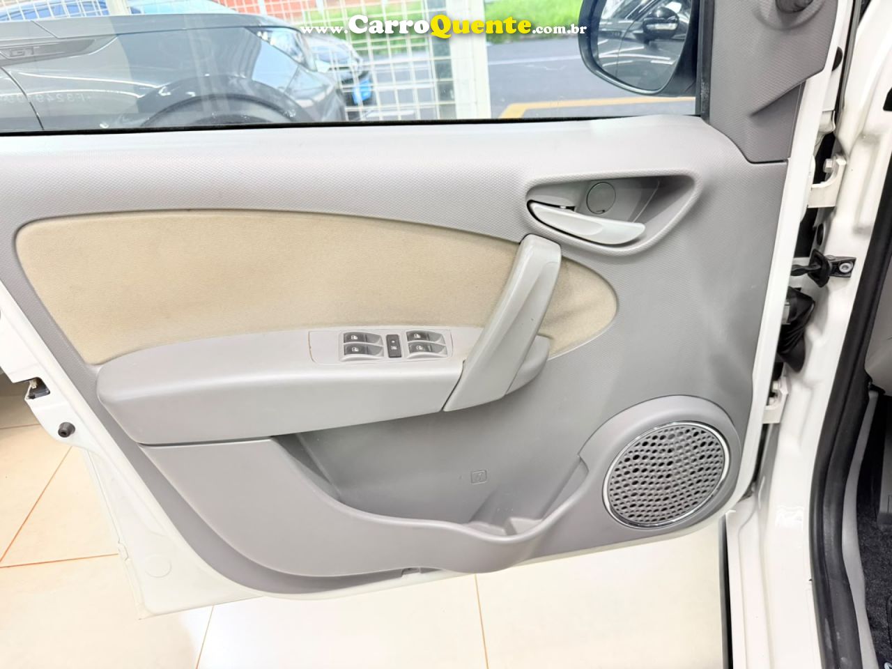 FIAT   GRAND SIENA ESSENCE 1.6 FLEX 16V   BRANCO 2015 1.6 FLEX - Loja