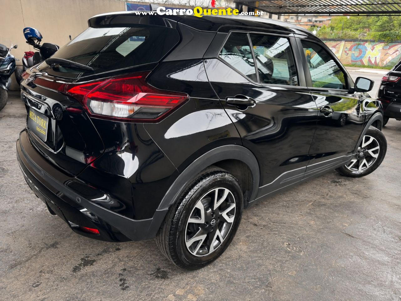 NISSAN   KICKS SENSE 1.6 AUTOMÁTICA   PRETO 2023 1.6 FLEX - Loja