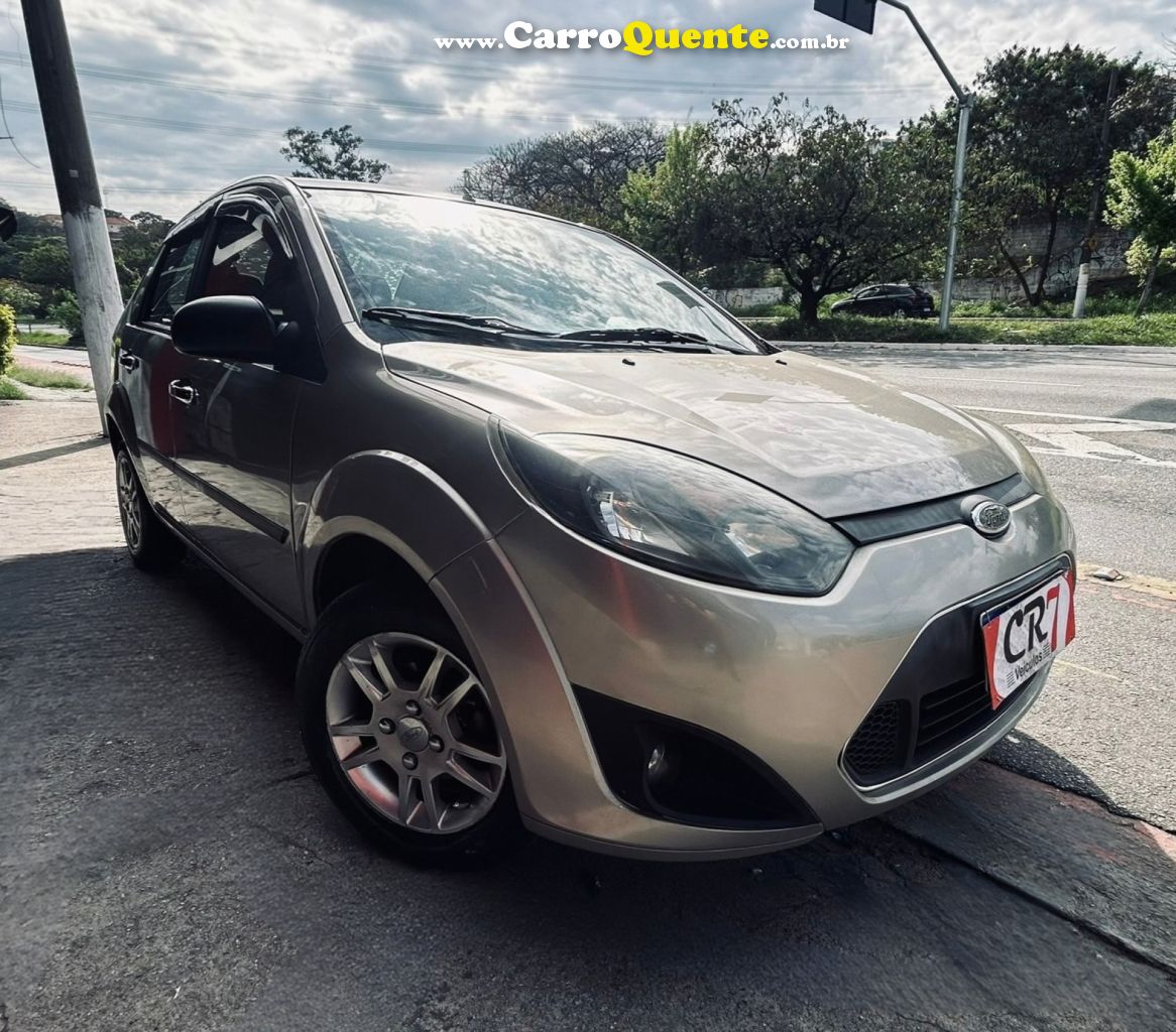 FORD   FIESTA SEDAN 1.0 8V FLEX 4P   PRATA 2011 1.0 FLEX - Loja