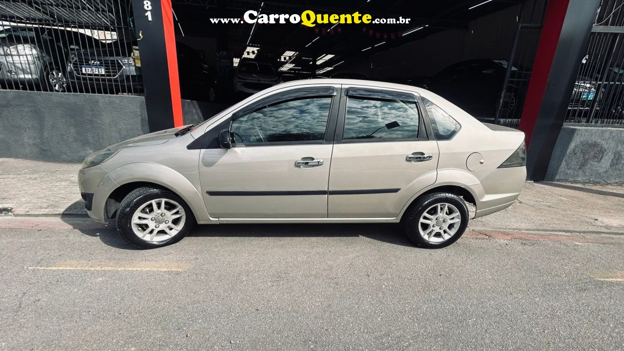 FORD   FIESTA SEDAN 1.0 8V FLEX 4P   PRATA 2011 1.0 FLEX - Loja