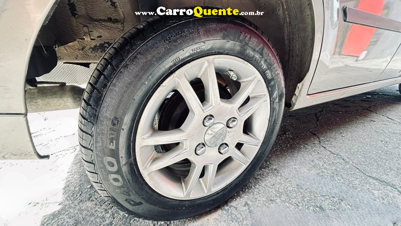FORD   FIESTA SEDAN 1.0 8V FLEX 4P   PRATA 2011 1.0 FLEX - Loja
