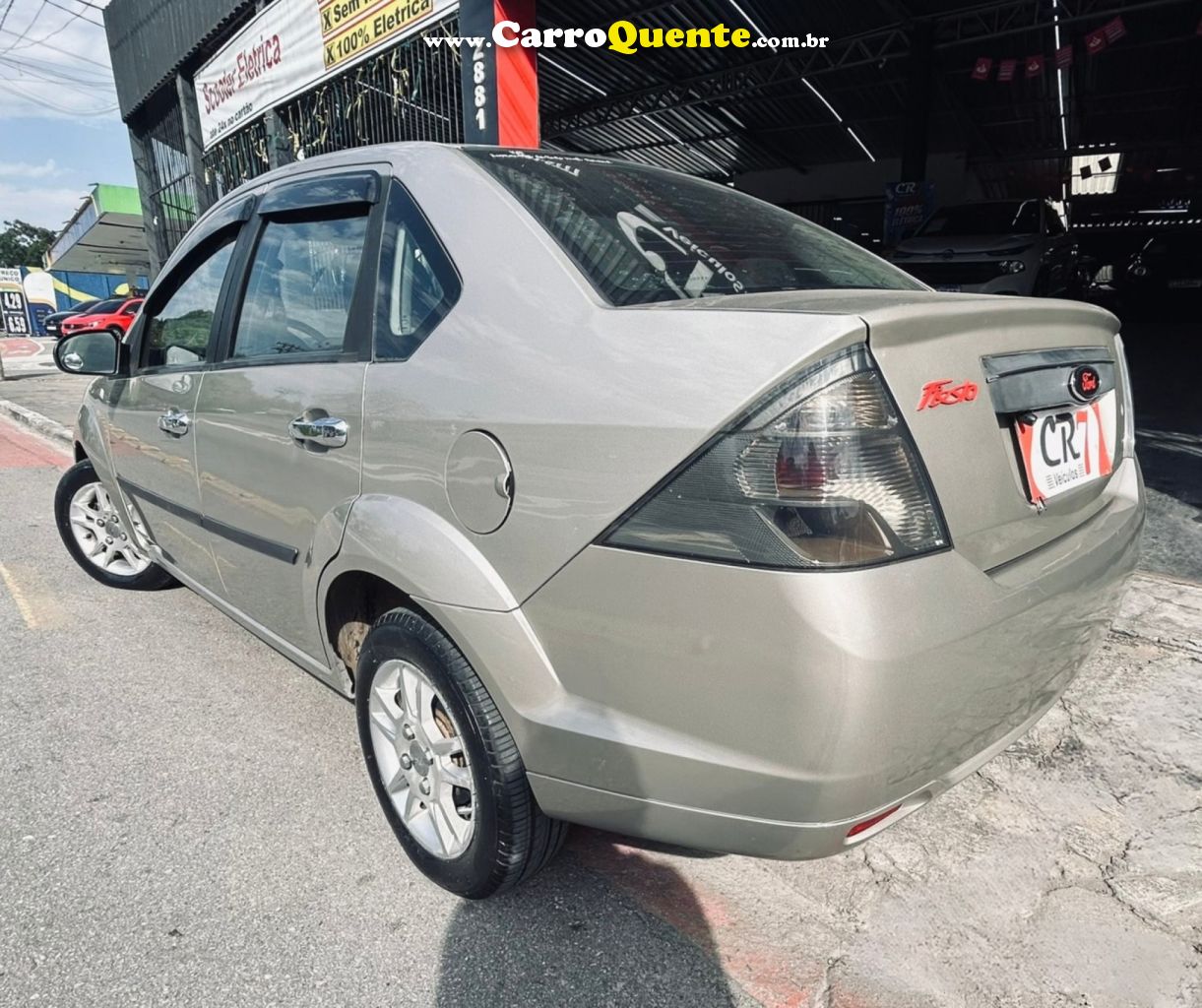 FORD   FIESTA SEDAN 1.0 8V FLEX 4P   PRATA 2011 1.0 FLEX - Loja