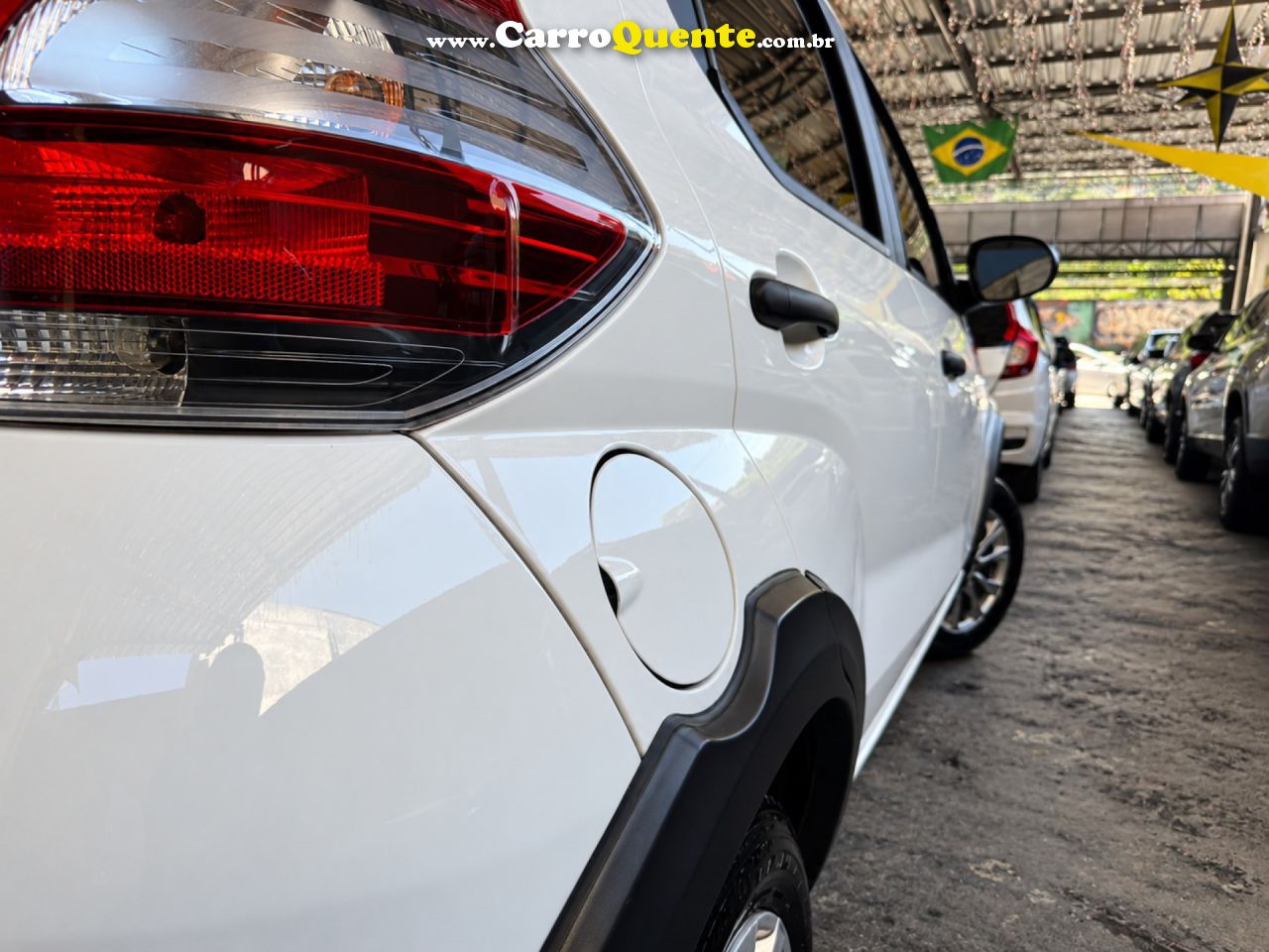 FIAT   MOBI LIKE 1.0 FIRE FLEX 5P.   BRANCO 2024 1.0 FLEX - Loja