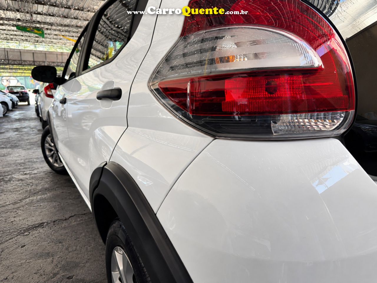 FIAT   MOBI LIKE 1.0 FIRE FLEX 5P.   BRANCO 2024 1.0 FLEX - Loja