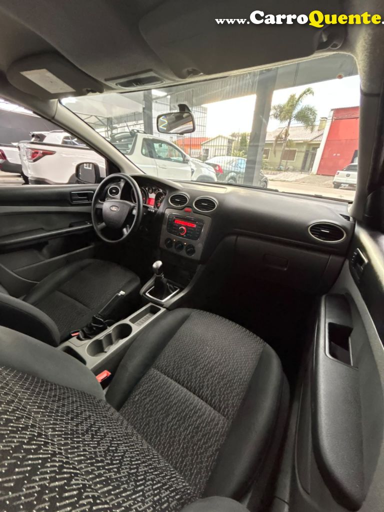 FORD   FOCUS 1.6 SSESE PLUS FLEX 8V16V  5P   PRATA 2013 1.6 FLEX - Loja