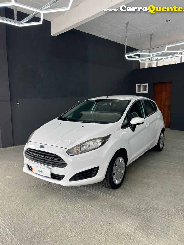FORD   FIESTA 1.5 16V FLEX MEC. 5P   BRANCO 2015 1.5 FLEX - Loja