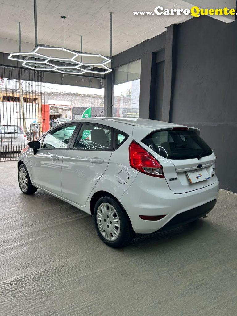 FORD   FIESTA 1.5 16V FLEX MEC. 5P   BRANCO 2015 1.5 FLEX - Loja