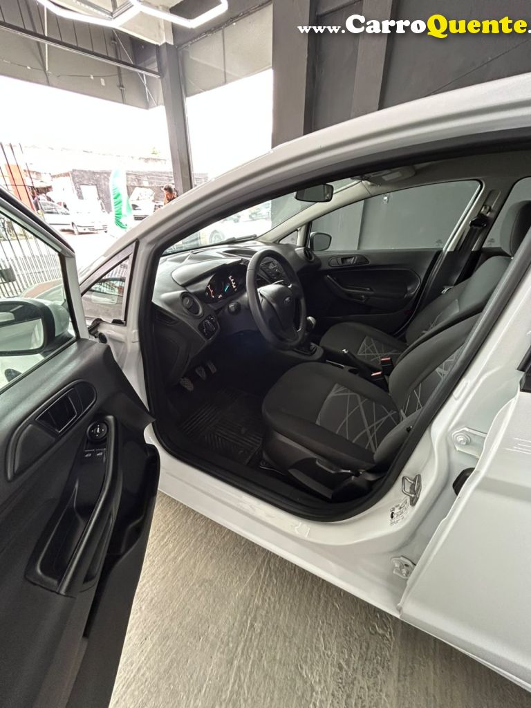 FORD   FIESTA 1.5 16V FLEX MEC. 5P   BRANCO 2015 1.5 FLEX - Loja