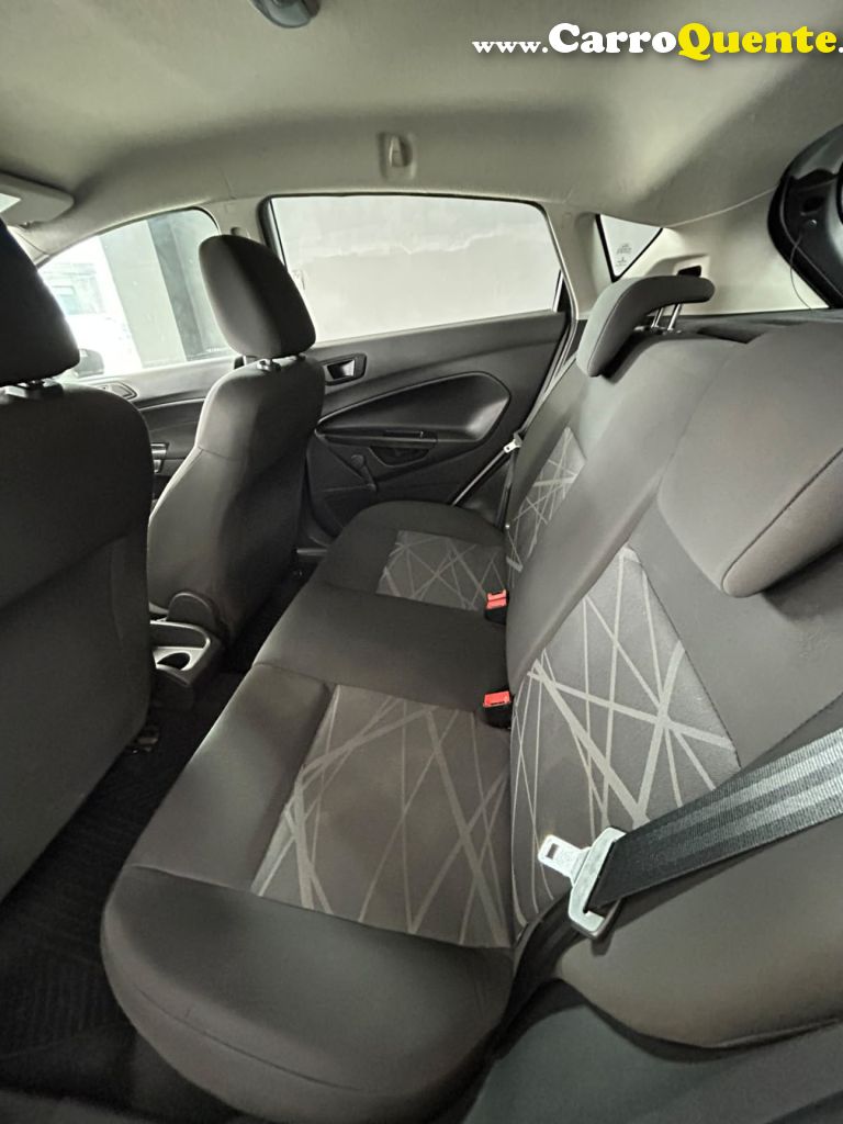 FORD   FIESTA 1.5 16V FLEX MEC. 5P   BRANCO 2015 1.5 FLEX - Loja