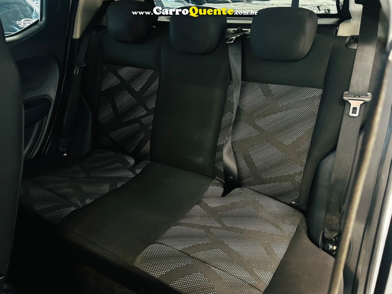FIAT   MOBI LIKE 1.0 FIRE FLEX 5P.   PRATA 2022 1.0 FLEX - Loja