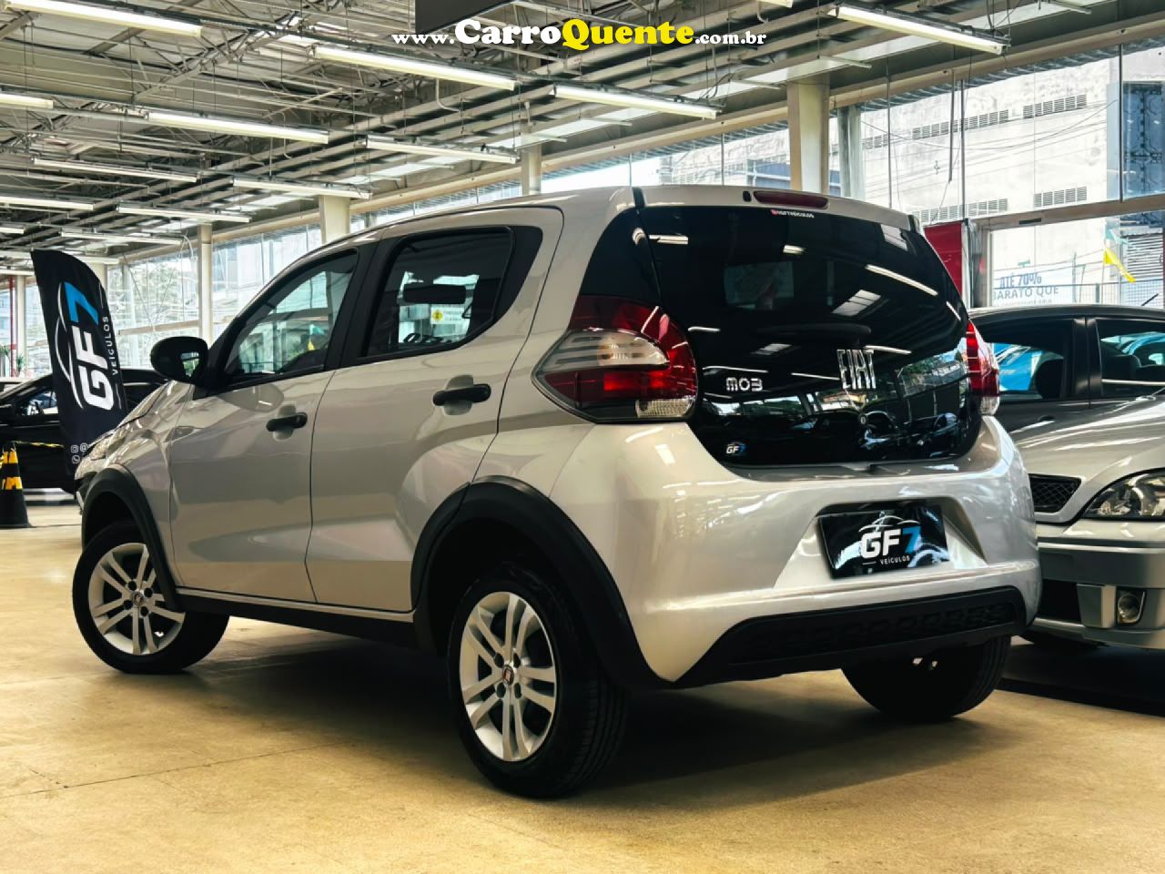FIAT   MOBI LIKE 1.0 FIRE FLEX 5P.   PRATA 2022 1.0 FLEX - Loja