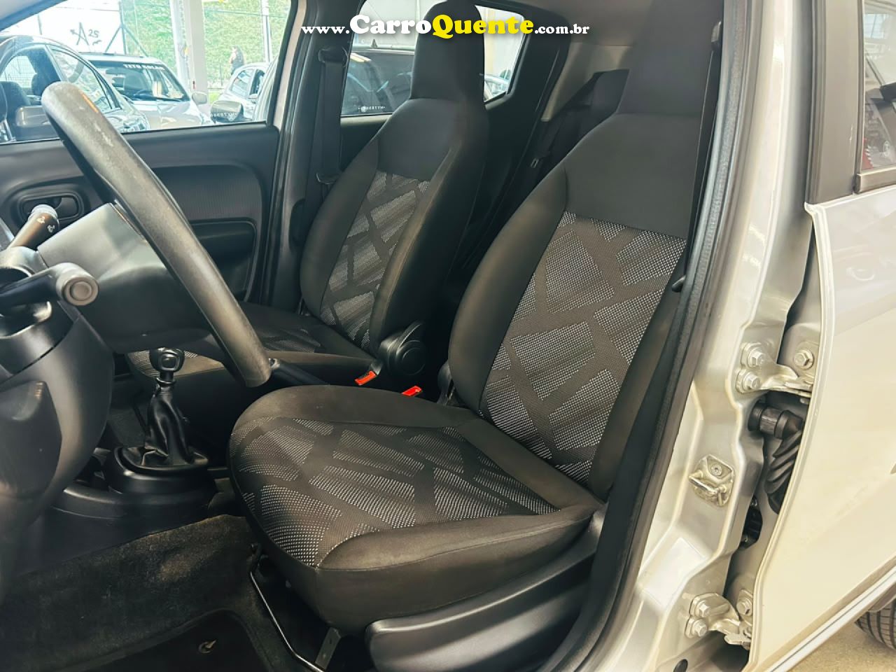 FIAT   MOBI LIKE 1.0 FIRE FLEX 5P.   PRATA 2022 1.0 FLEX - Loja