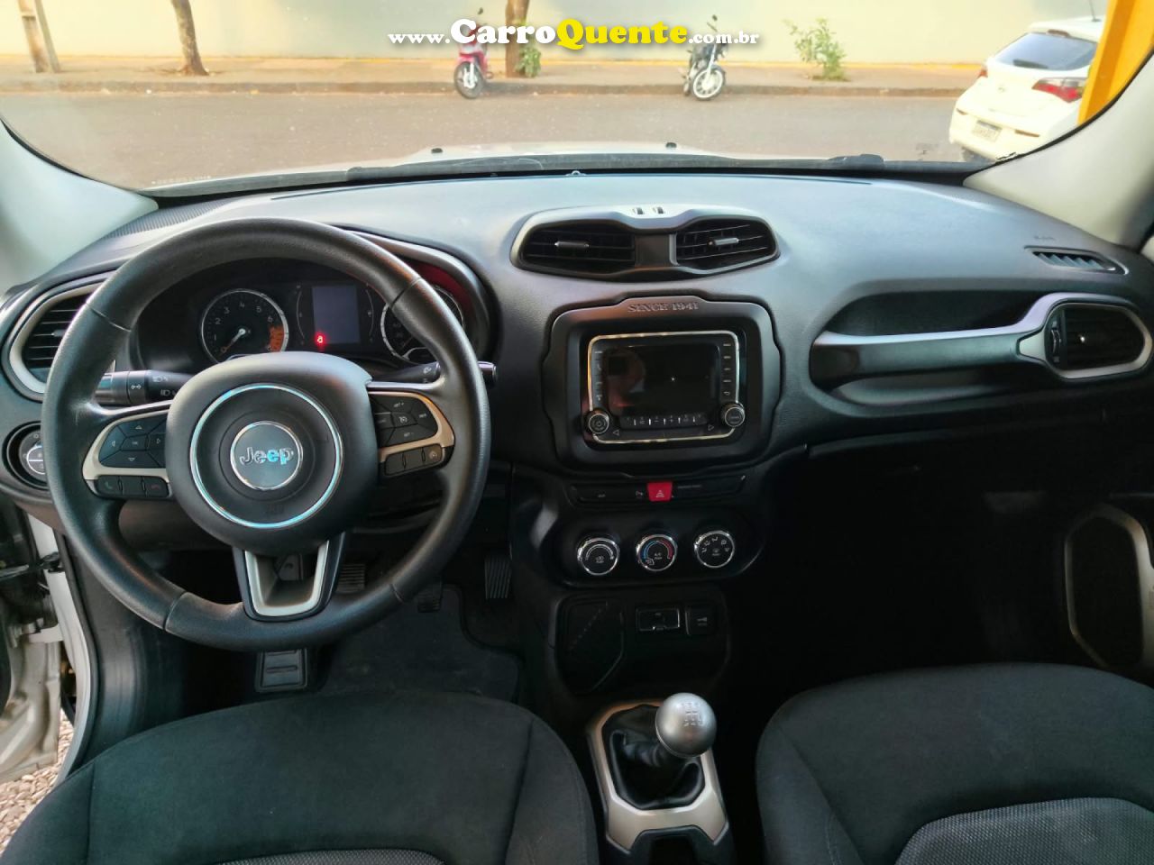 JEEP   RENEGADE 1.8 4X2 FLEX 16V MEC.   PRATA 2017 1.8 FLEX - Loja