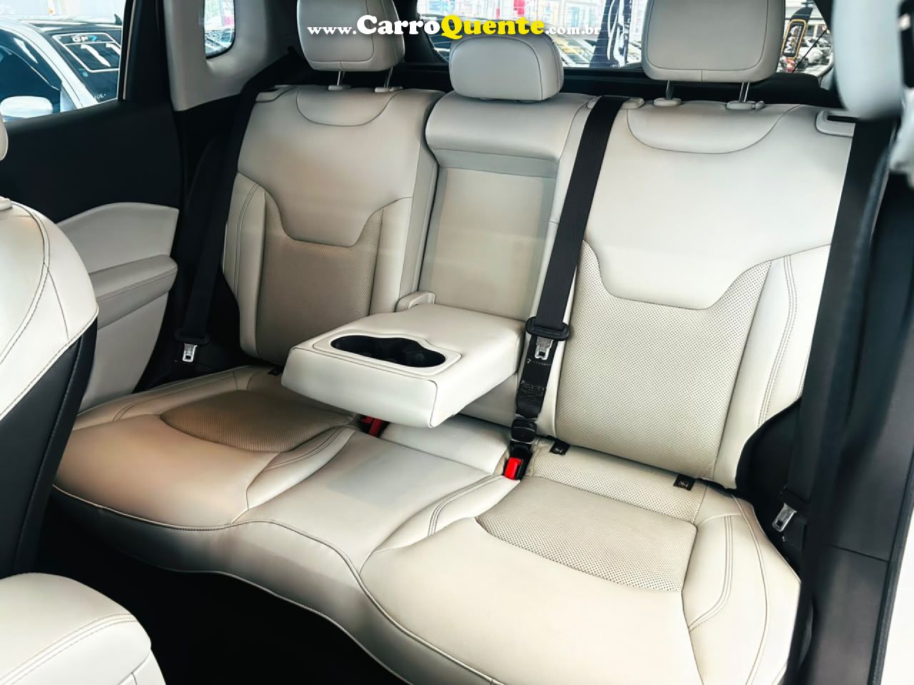 JEEP   COMPASS LONGITUDE 2.0 4X2 FLEX 16V AUT.   BRANCO 2018 2.0 FLEX - Loja