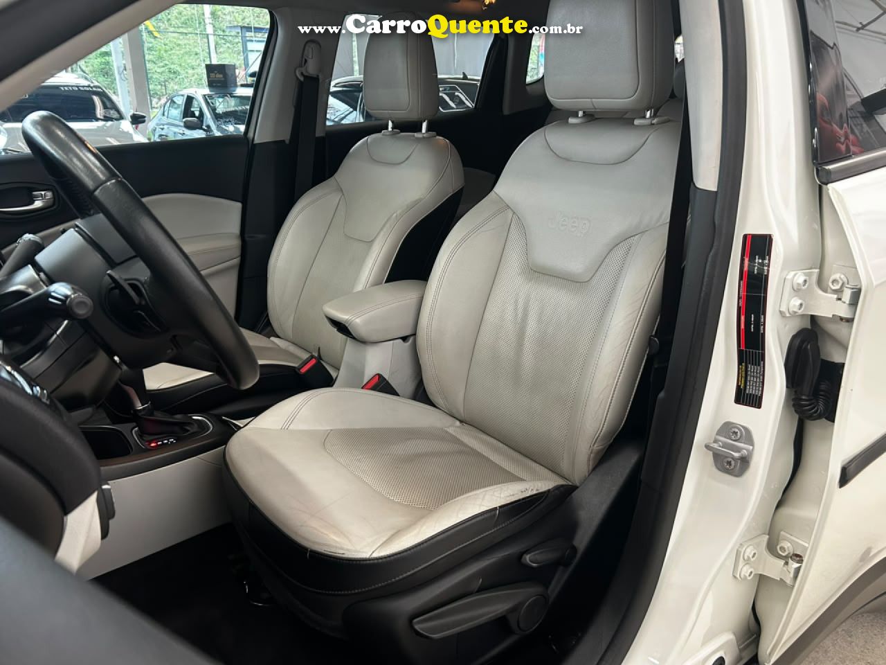 JEEP   COMPASS LONGITUDE 2.0 4X2 FLEX 16V AUT.   BRANCO 2018 2.0 FLEX - Loja