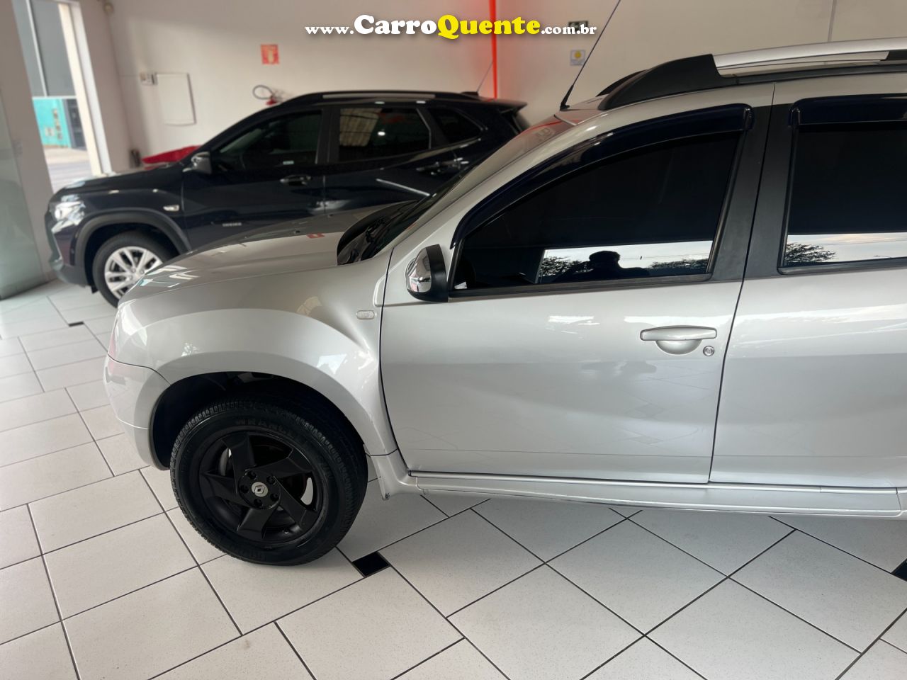 RENAULT DUSTER 1.6 DYNAMIQUE 4X2 16V 2014 - Loja