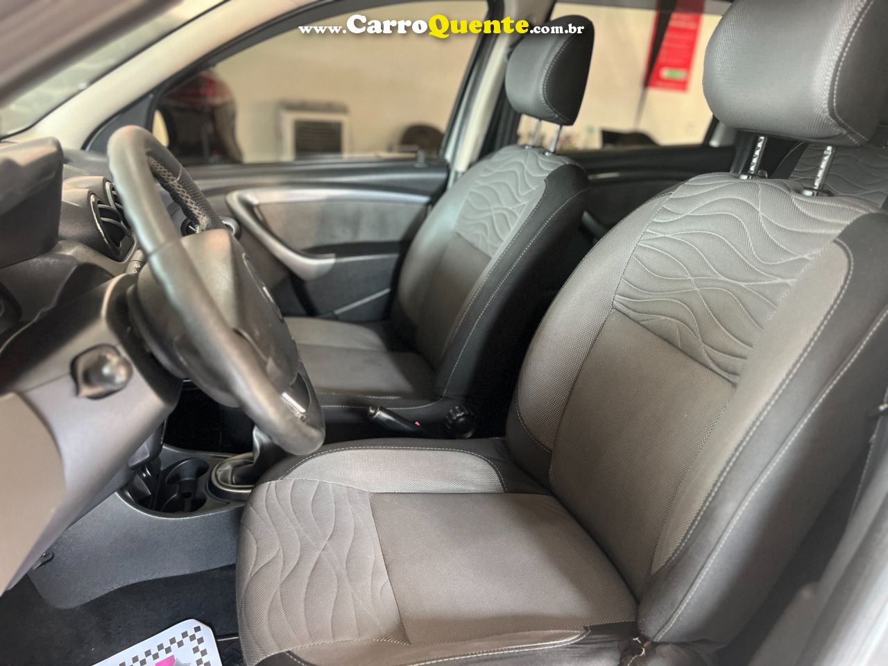 RENAULT DUSTER 1.6 DYNAMIQUE 4X2 16V 2014 - Loja