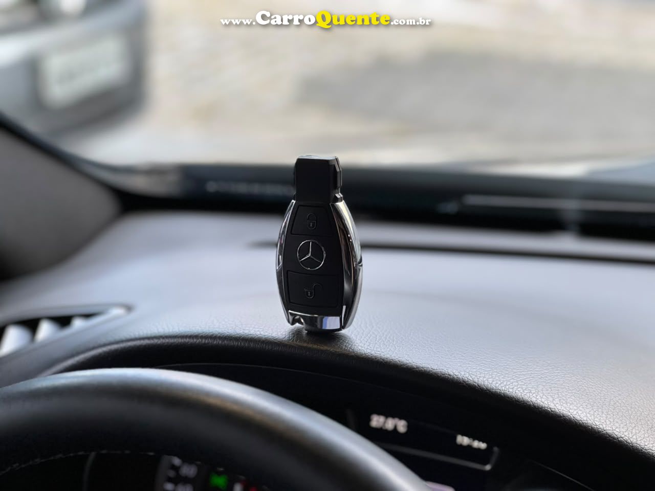 MERCEDES-BENZ GLA 200 1.6 CGI ADVANCE 16V TURBO 2016 - Loja