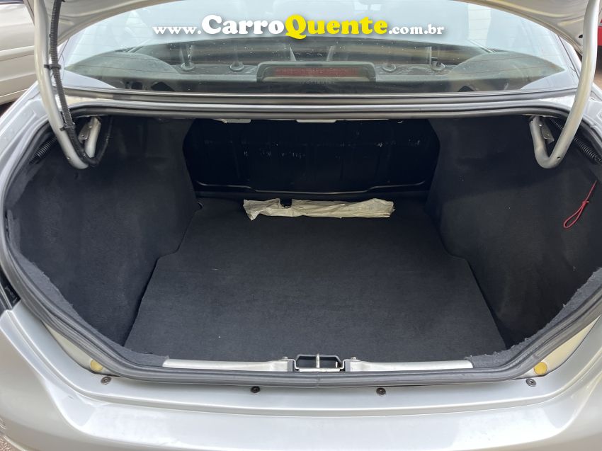 Fiat SIENA 1.0 MPI EL 8V FLEX 4P MANUAL - Loja