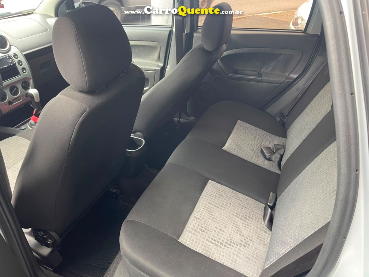FORD FIESTA 1.6 ROCAM SEDAN 8V 2014 - Loja