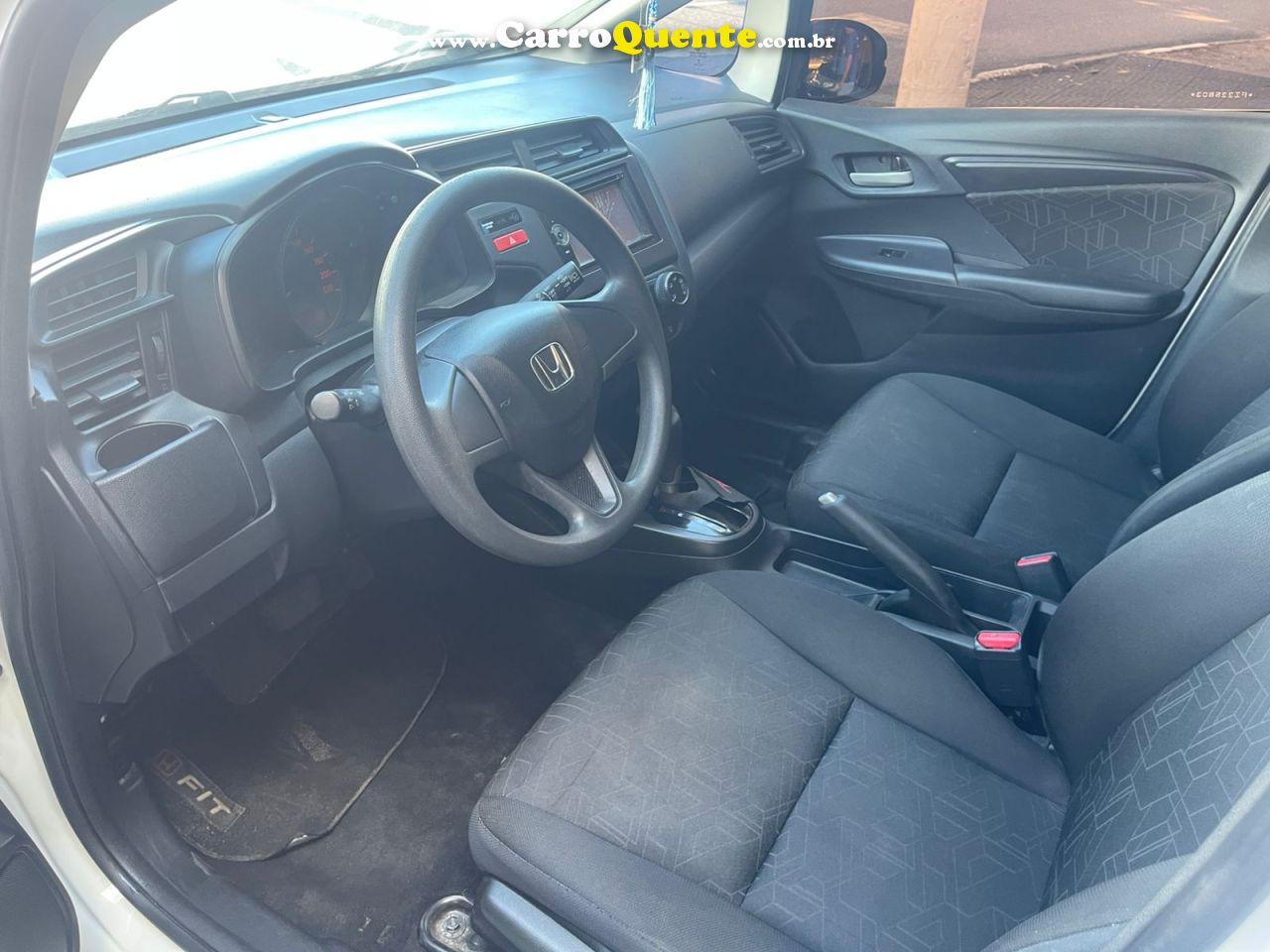 HONDA FIT 1.5 LX 16V 2015 - Loja