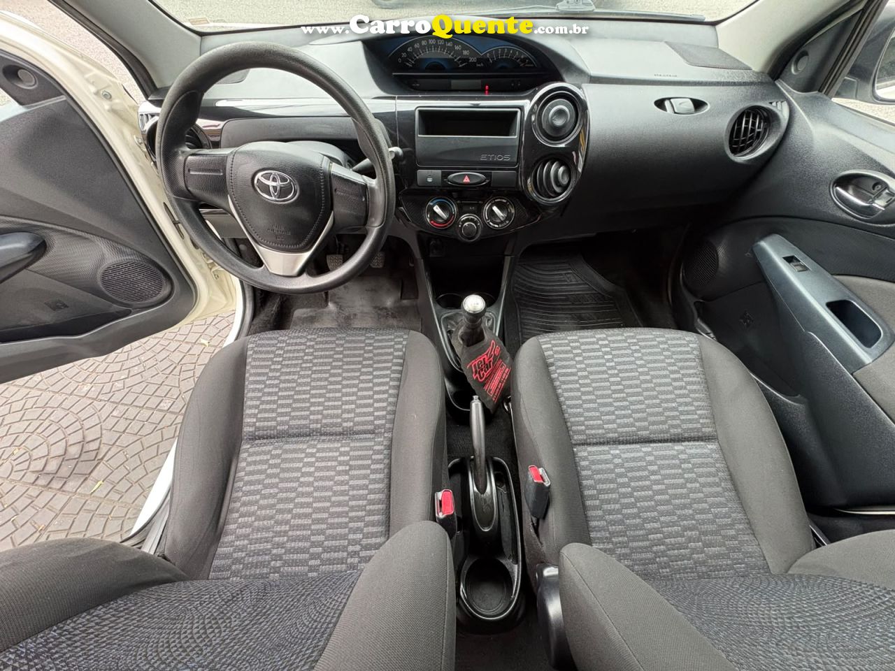 TOYOTA ETIOS 1.3 X 16V 2015 - Loja