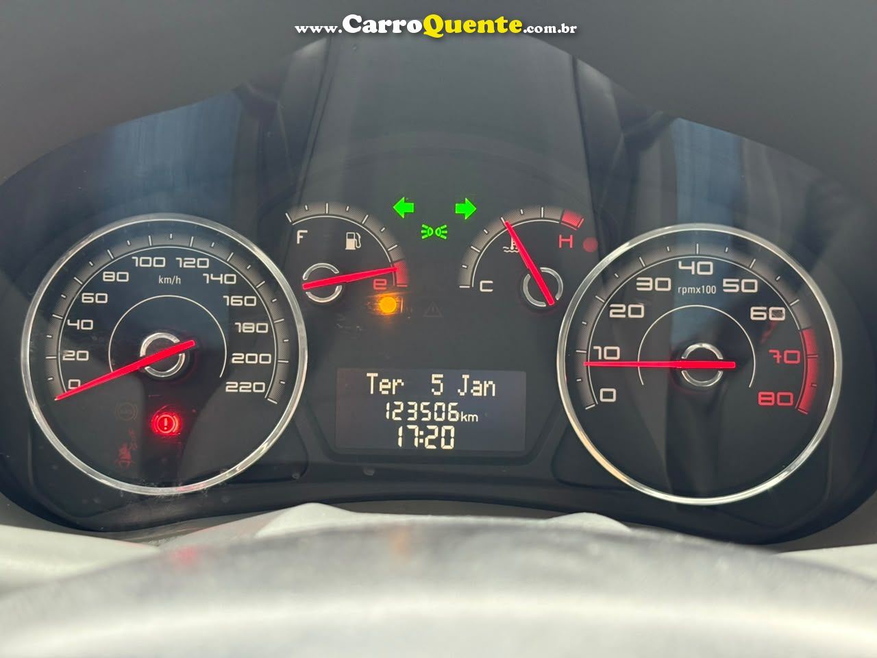 FIAT PALIO 1.4 MPI ATTRACTIVE 8V 2013 - Loja