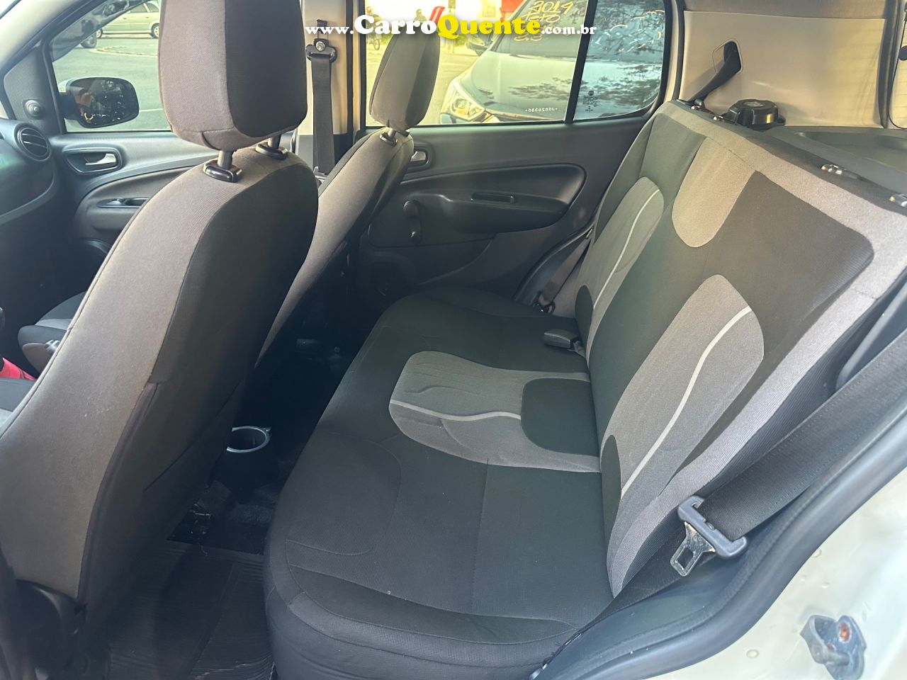 FIAT UNO 1.0 FIREFLY WAY 2018 - Loja