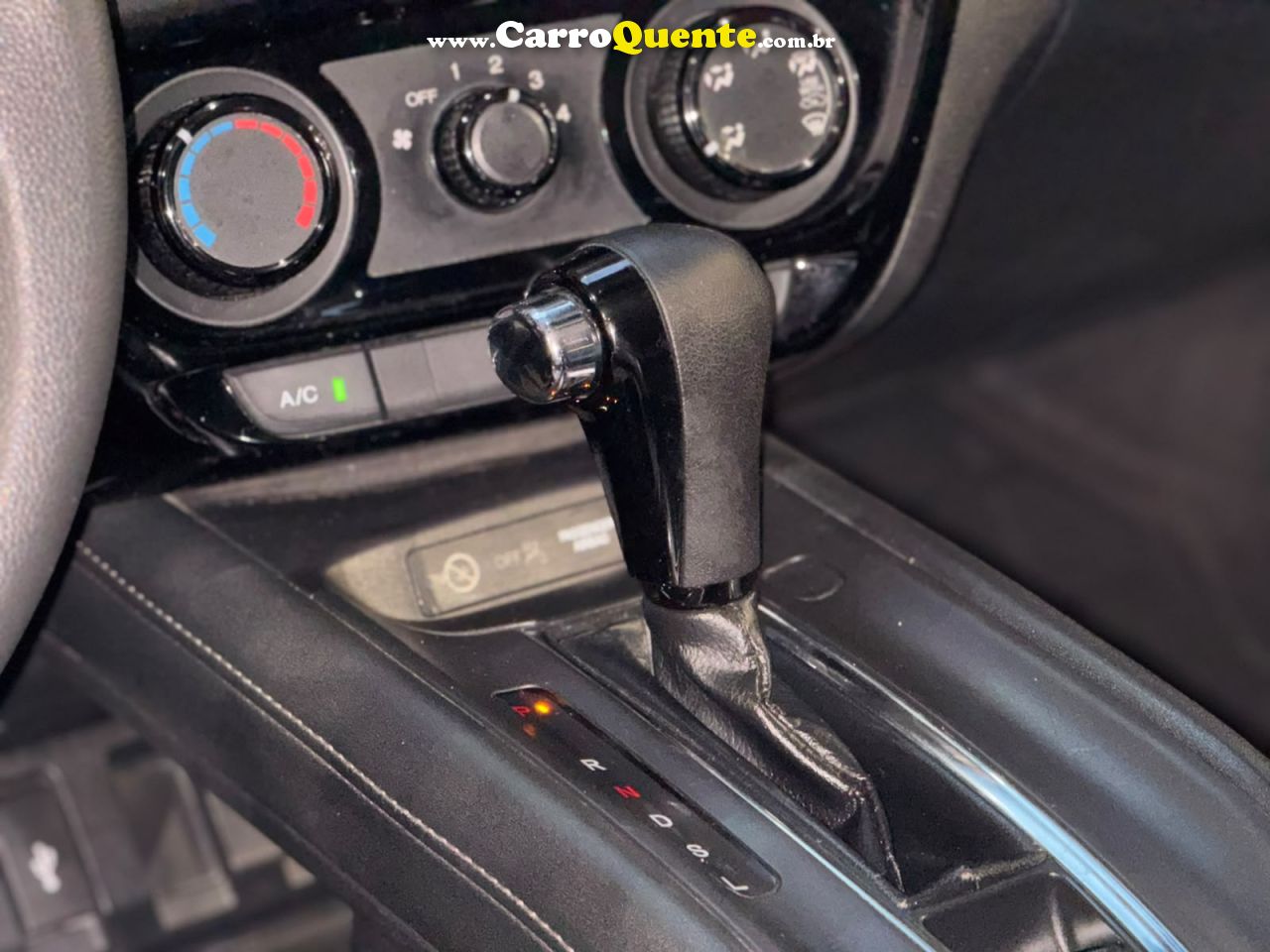 HONDA HR-V 1.8 16V LX 2017 - Loja