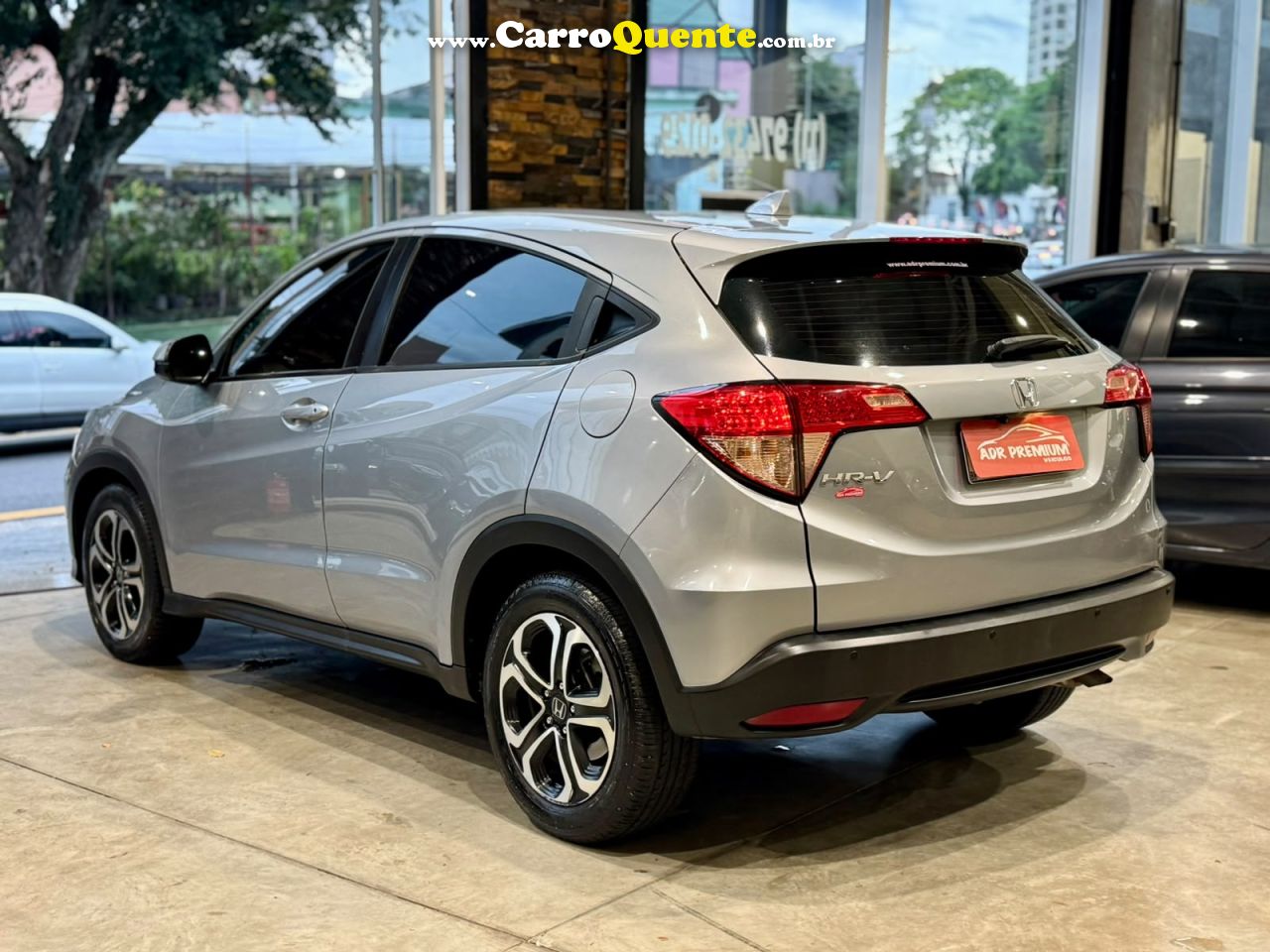 HONDA HR-V 1.8 16V LX 2017 - Loja