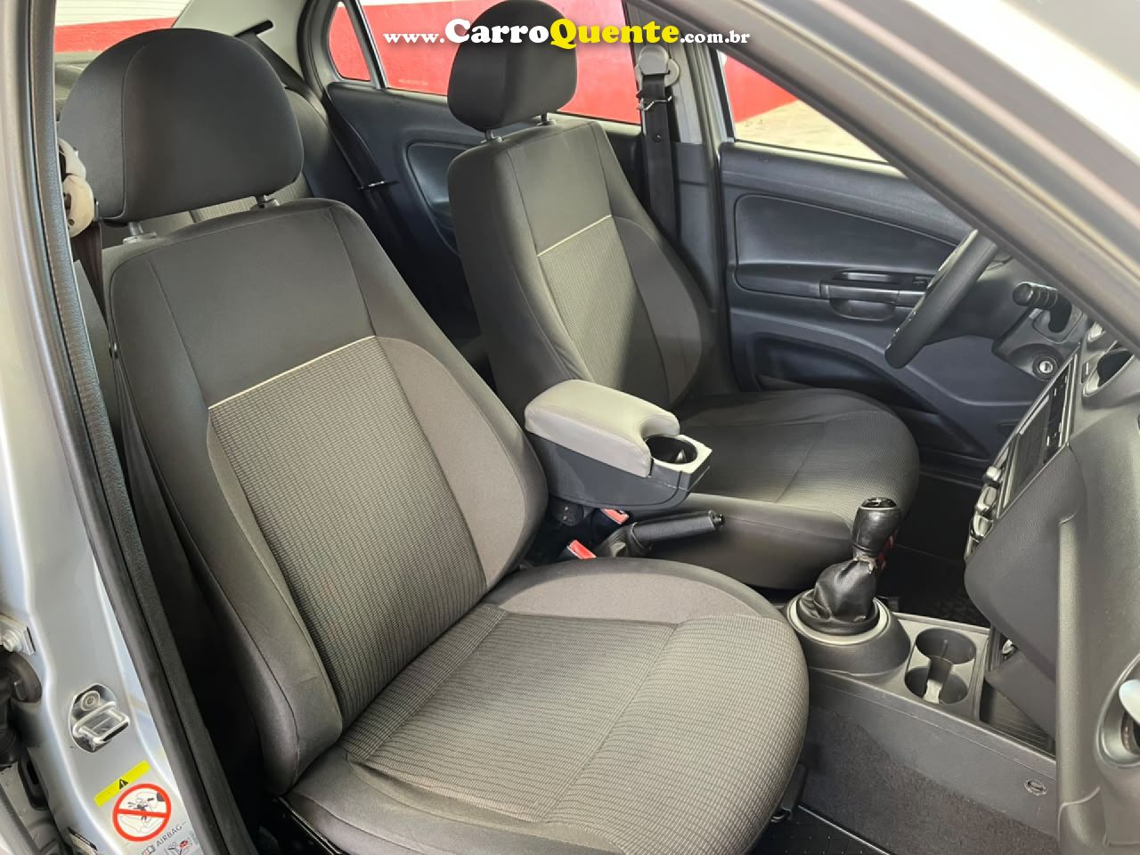 VOLKSWAGEN   VOYAGE 1.01.0 CITY MI TOTAL FLEX 8V 4P   PRATA 2014 1.0 FLEX - Loja