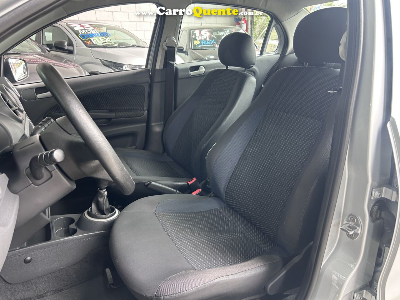 VOLKSWAGEN   VOYAGE TRENDLINE 1.6 T.FLEX 8V 4P   PRATA 2016 1.6 FLEX - Loja