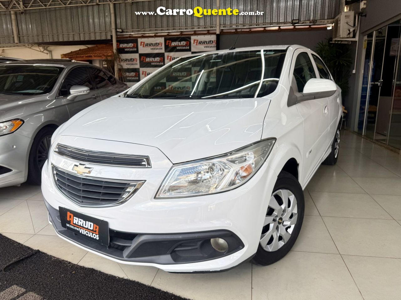 CHEVROLET   ONIX HATCH LT 1.0 8V FLEXPOWER 5P MEC.   BRANCO 2013 1.0 FLEX - Loja