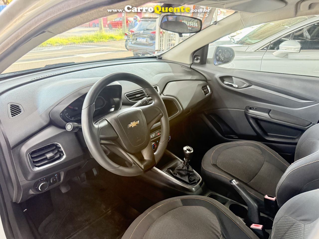 CHEVROLET   ONIX HATCH LT 1.0 8V FLEXPOWER 5P MEC.   BRANCO 2013 1.0 FLEX - Loja