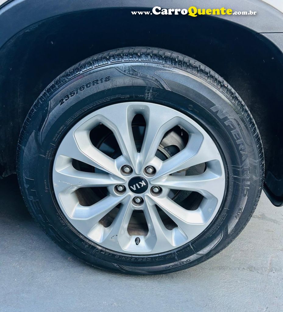 KIA   SORENTO 2.4 16V 4X2 AUT.   BRANCO 2015 2.4 GASOLINA - Loja