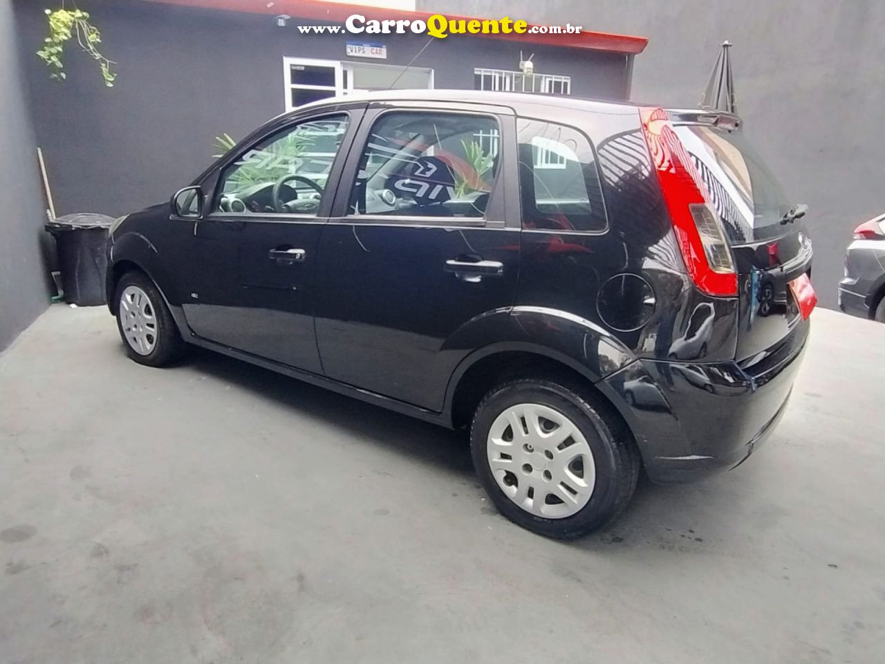 FORD   FIESTA SE 1.0 8V FLEX 5P   PRETO 2014 1.0 FLEX - Loja