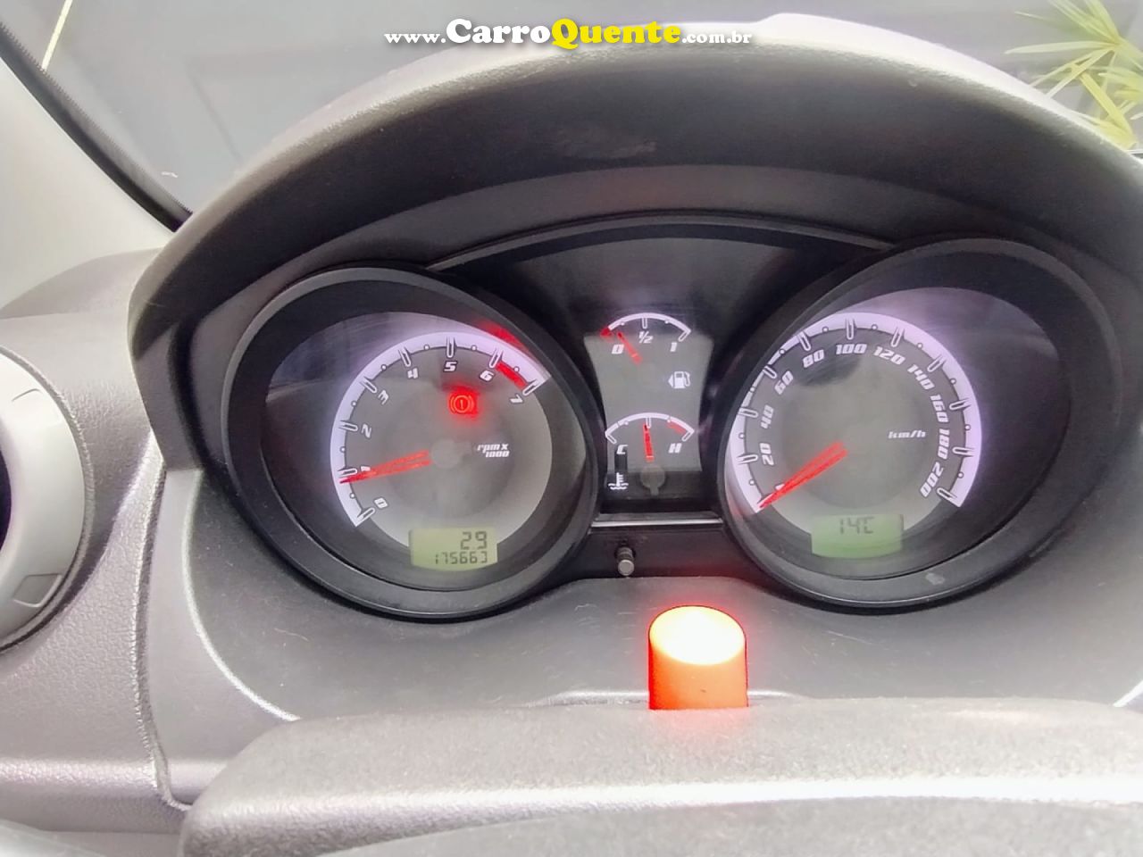 FORD   FIESTA SE 1.0 8V FLEX 5P   PRETO 2014 1.0 FLEX - Loja