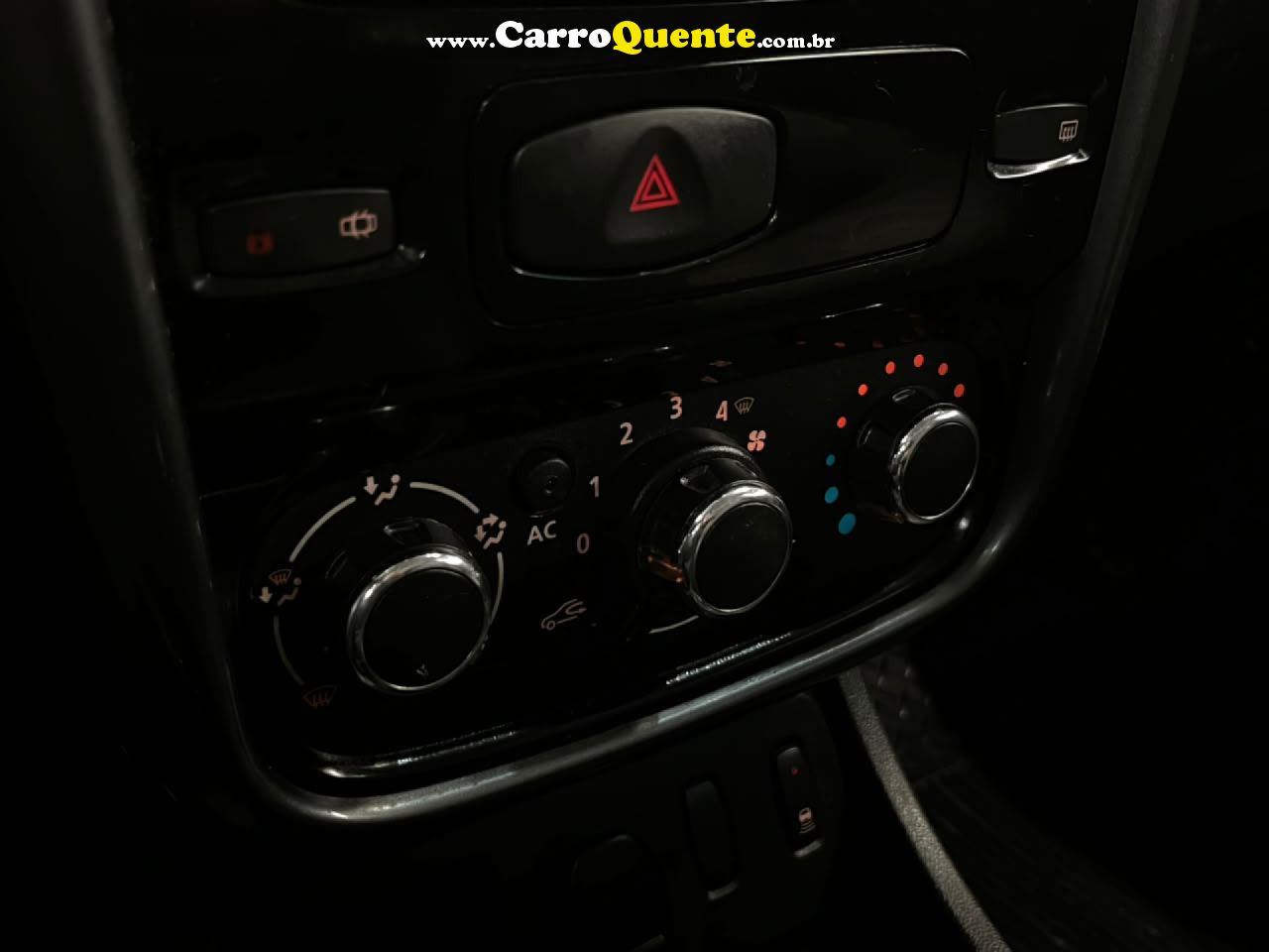 RENAULT   DUSTER DYNAMIQUE 1.6 FLEX 16V MEC.   PRATA 2013 1.6 FLEX - Loja