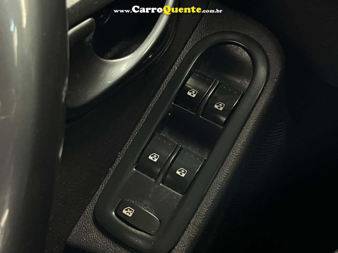 RENAULT   DUSTER DYNAMIQUE 1.6 FLEX 16V MEC.   PRATA 2013 1.6 FLEX - Loja