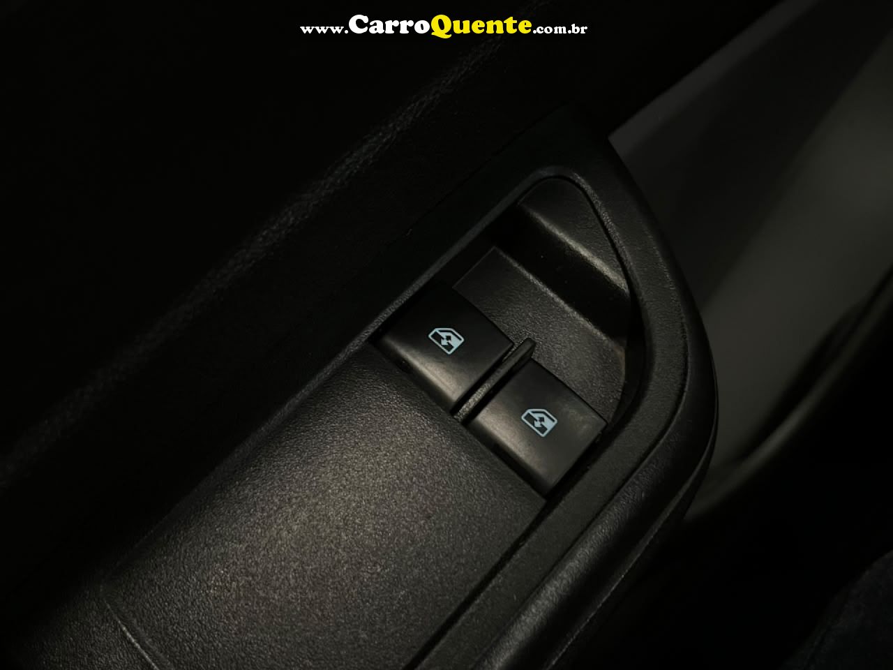 CHEVROLET   ONIX HATCH LT 1.0 8V FLEXPOWER 5P MEC.   AZUL 2015 1.0 FLEX - Loja