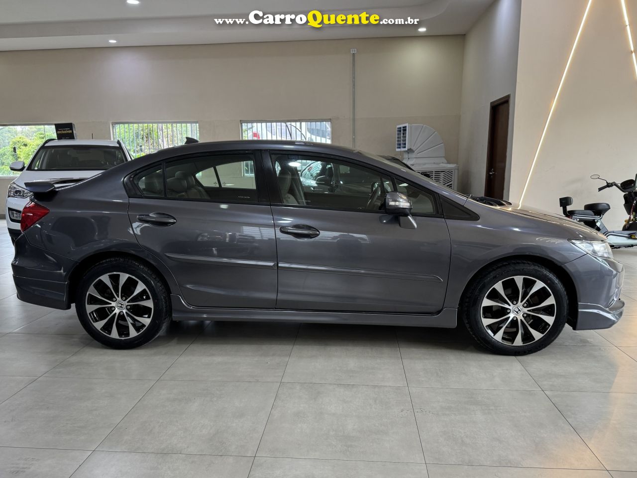 HONDA   CIVIC SEDAN LXR 2.0 FLEXONE 16V AUT. 4P   CINZA 2015 2.0 GASOLINA - Loja