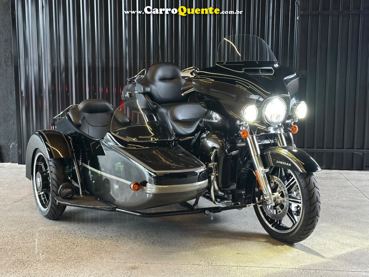 HARLEY-DAVIDSON   ELECTRA GLIDE ULTRA LIMITED FLHTK   PRETO 2020 1868 GASOLINA - Loja