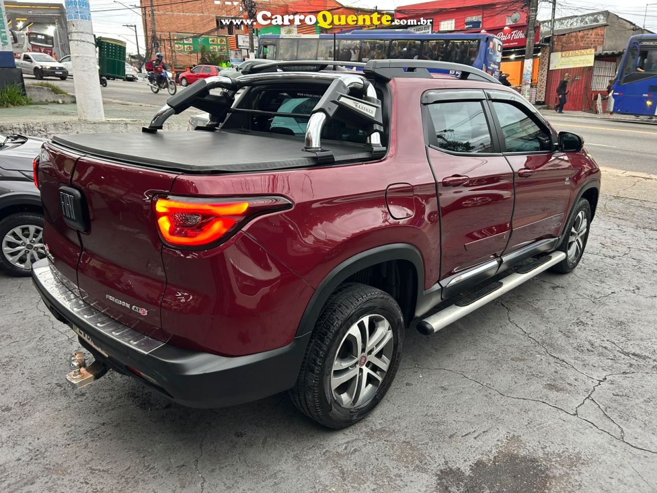 FIAT   TORO FREEDOM 2.4 16V FLEX AUT.   VERMELHO 2018 2.4 FLEX - Loja