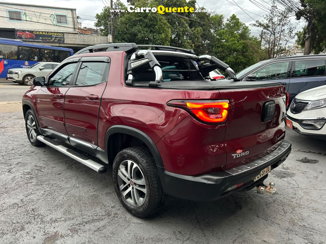 FIAT   TORO FREEDOM 2.4 16V FLEX AUT.   VERMELHO 2018 2.4 FLEX - Loja