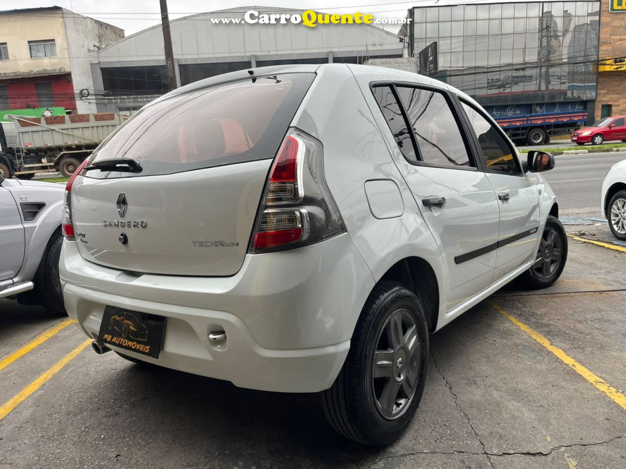 RENAULT   SANDERO TECHRUN HI-FLEX 1.0 16V 5P   BRANCO 2014 1.0 GASOLINA - Loja