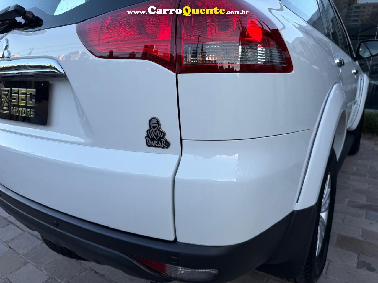 MITSUBISHI   PAJERO DAKAR HPE 3.2 4X4 T.I DIES 5P AUT   BRANCO 2014 3.2 DIESEL - Loja