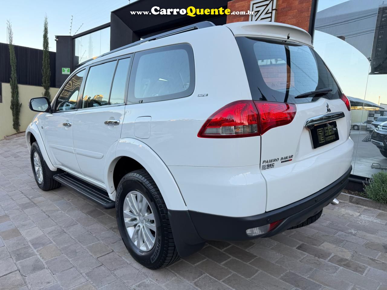 MITSUBISHI   PAJERO DAKAR HPE 3.2 4X4 T.I DIES 5P AUT   BRANCO 2014 3.2 DIESEL - Loja