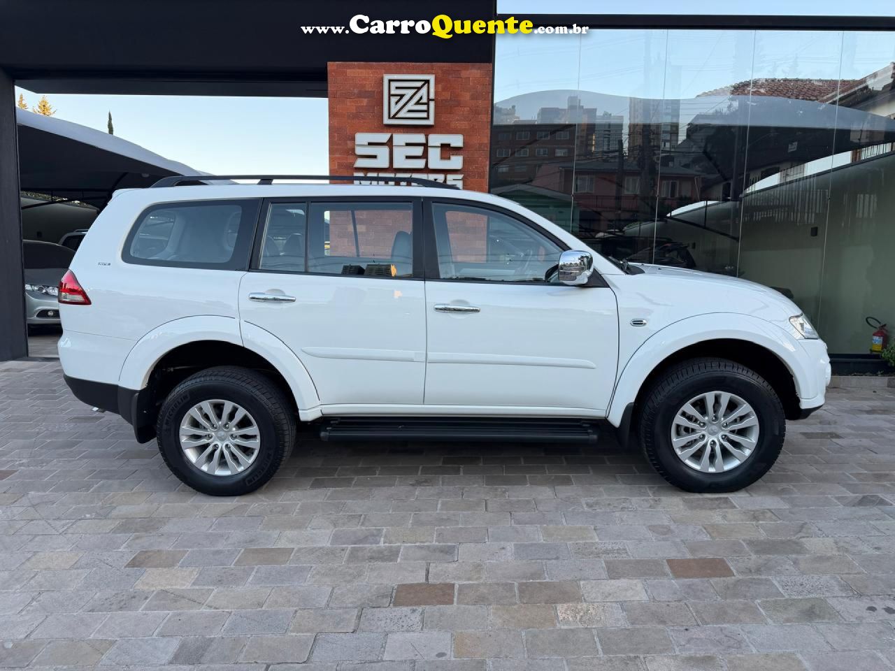 MITSUBISHI   PAJERO DAKAR HPE 3.2 4X4 T.I DIES 5P AUT   BRANCO 2014 3.2 DIESEL - Loja