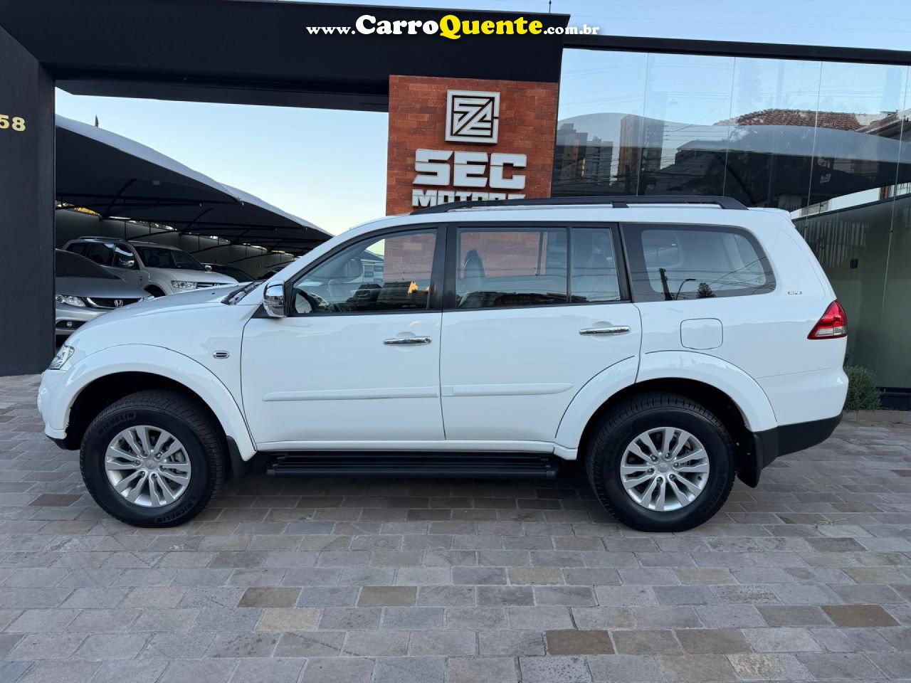 MITSUBISHI   PAJERO DAKAR HPE 3.2 4X4 T.I DIES 5P AUT   BRANCO 2014 3.2 DIESEL - Loja