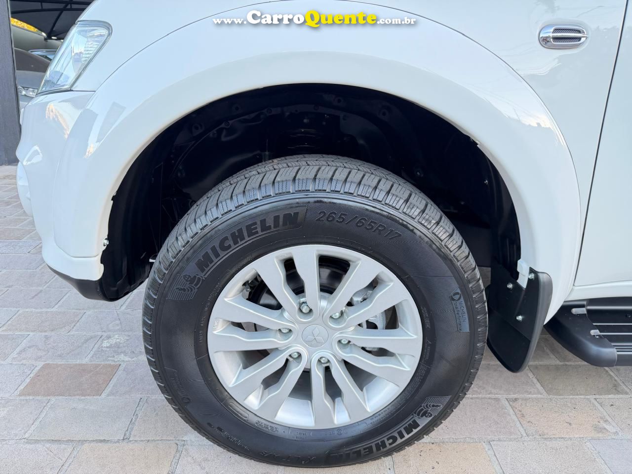 MITSUBISHI   PAJERO DAKAR HPE 3.2 4X4 T.I DIES 5P AUT   BRANCO 2014 3.2 DIESEL - Loja